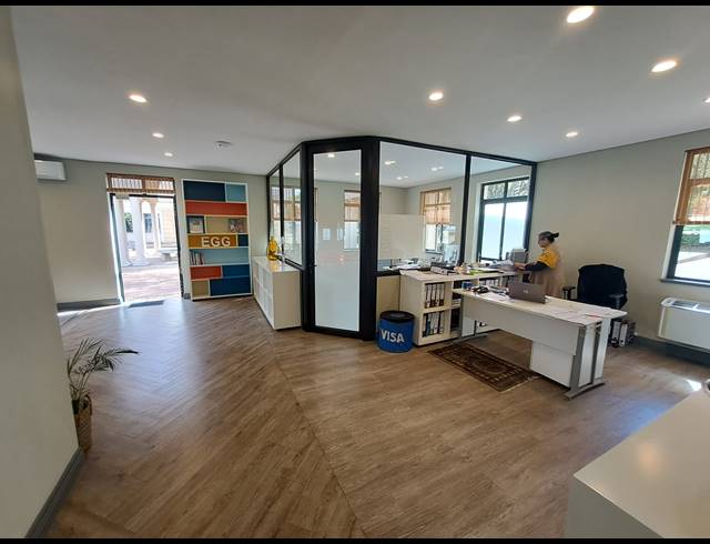174M² OFFICE TO LET IN DUNKELD WEST